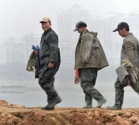 返鄉(xiāng)開面條坊是等頭發(fā)蒼白還是趁年輕？面條機(jī)需要幾個(gè)人操作？