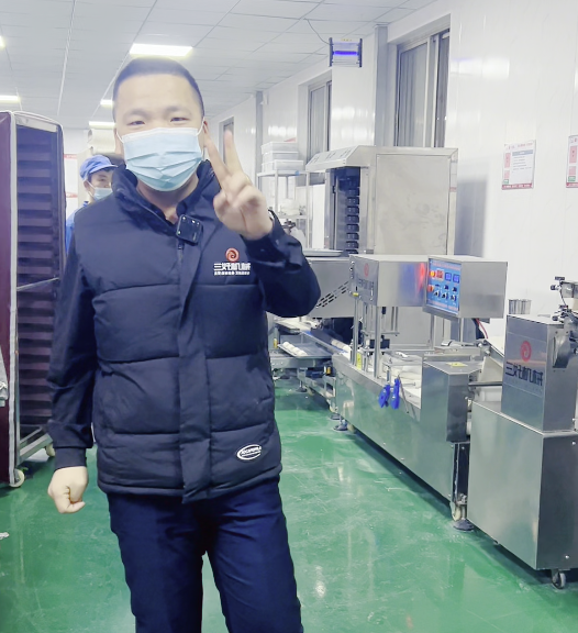 饅頭機(jī)需要幾個(gè)人操作